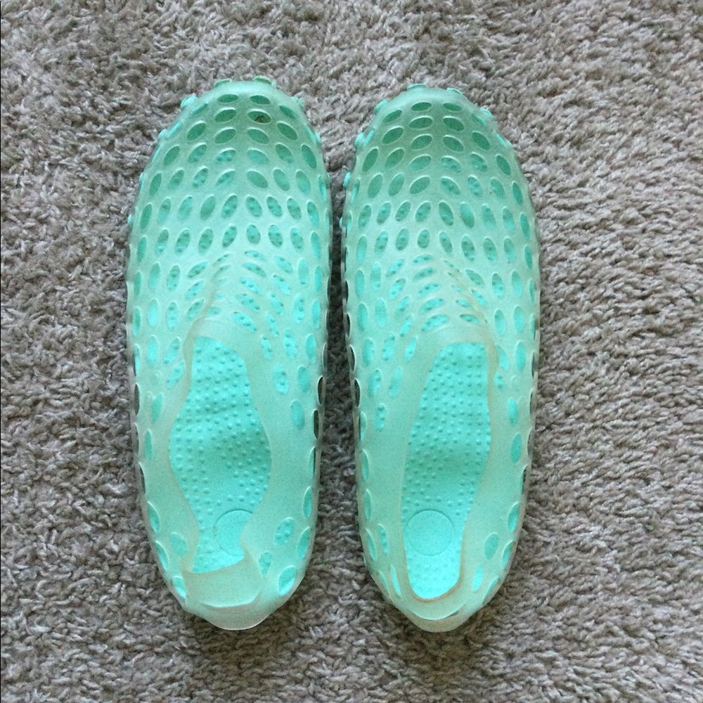 Women’s Lightweight Mint Green Slip-On Water Shoe